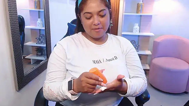 Snapshot of Kenya--Buhle chatting on 13, 9, 2025 Kenya--Buhle online show from 13, 9, 2025