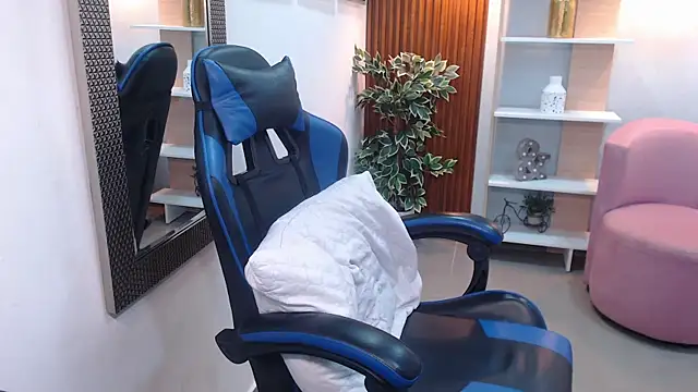 Snapshot of Kenya--Buhle chatting on 20, 9, 2025 Kenya--Buhle online show from 20, 9, 2025