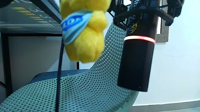 Snapshot of Kenya--Buhle chatting on 1, 10, 2025 Kenya--Buhle online show from 1, 10, 2025