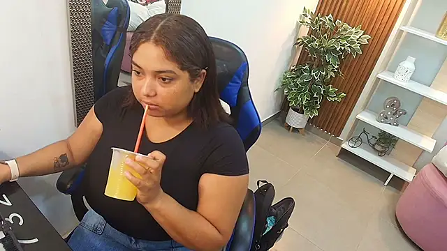 Snapshot of Kenya--Buhle chatting on 2, 10, 2025 Kenya--Buhle online show from 2, 10, 2025