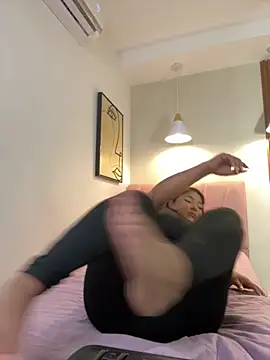 Snapshot of Kenya--Buhle chatting on 19, 11, 2025 Kenya--Buhle online show from 19, 11, 2025