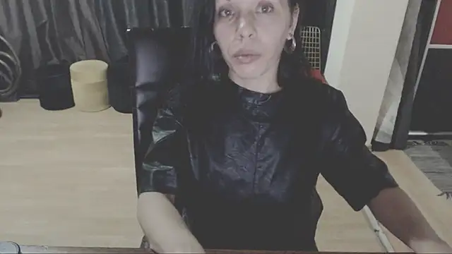 Snapshot of GoldenSasha chatting on 23, 11, 2025 GoldenSasha online show from 23, 11, 2025