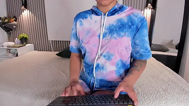 Zafiiraa online show from 22, 12, 2025