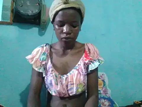 Snapshot of sweetchic_ chatting on 4, 3, 2025 sweetchic online show from 4, 3, 2025