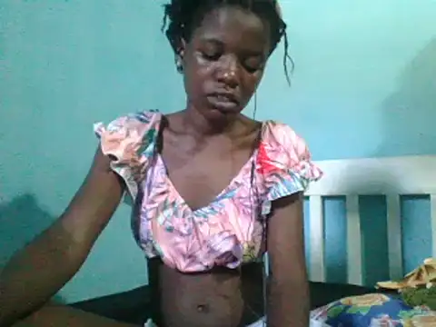 Snapshot of sweetchic_ chatting on 5, 3, 2025 sweetchic online show from 5, 3, 2025