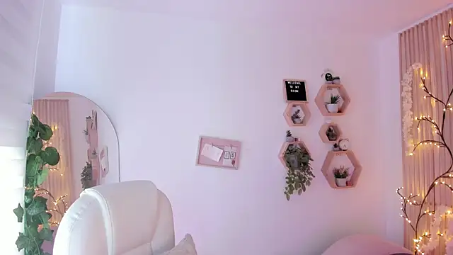 Snapshot of paulinacostello chatting on 10, 10, 2025 paulinacostello online show from 10, 10, 2025