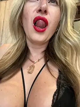 Snapshot of Kittenforyou chatting on 7, 1, 2025 Kittenforyou online show from 7, 1, 2025