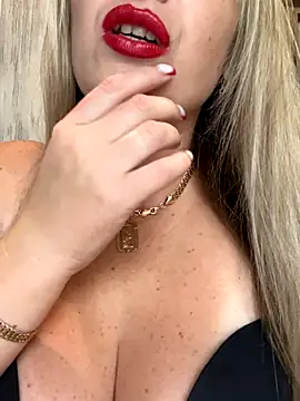 Snapshot of Kittenforyou chatting on 6, 10, 2025 Kittenforyou online show from 6, 10, 2025