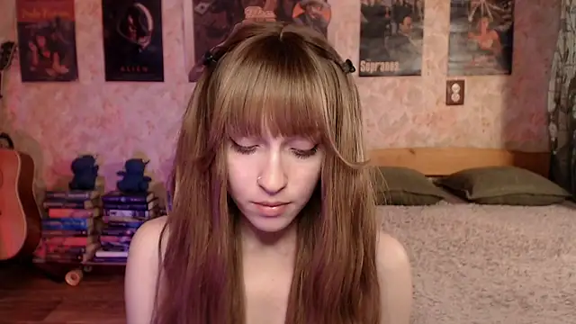 Snapshot of Friendly_Ellie chatting on 5, 6, 2026 Friendly Ellie online show from 5, 6, 2026