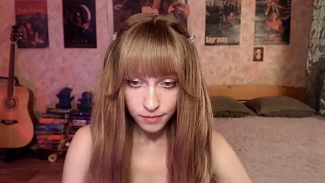 Snapshot of Friendly_Ellie chatting on 9, 7, 2026 Friendly Ellie online show from 9, 7, 2026