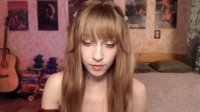 Snapshot of Friendly_Ellie chatting on 10, 7, 2026 Friendly Ellie online show from 10, 7, 2026