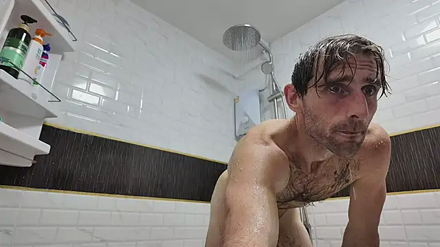 Snapshot of lukegunn chatting on 13, 11, 2025 lukegunn online show from 13, 11, 2025