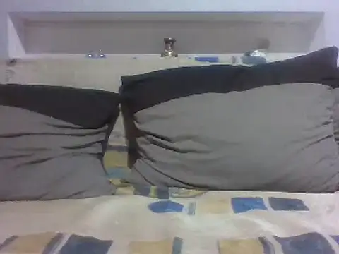 Snapshot of aroj95 chatting on 12, 9, 2025 aroj95 online show from 12, 9, 2025