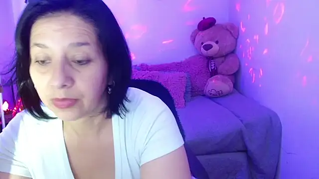 camilalatti online show from 4, 10, 2025