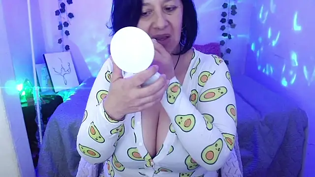 camilalatti online show from 18, 10, 2025