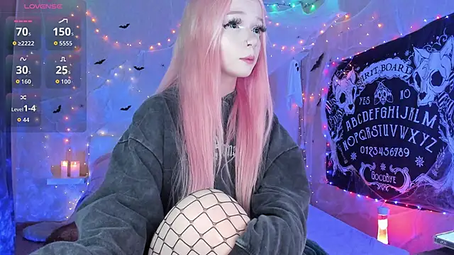 Misty Shadow online show from 2, 11, 2025