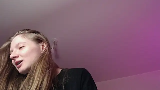 Snapshot of mollytuck chatting on 22, 2, 2025 mollytuck online show from 22, 2, 2025