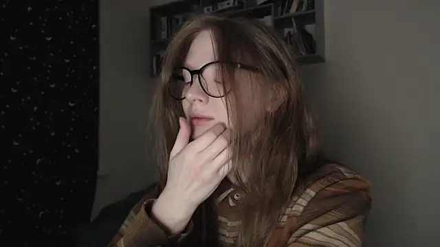 Snapshot of mollytuck chatting on 5, 3, 2025 mollytuck online show from 5, 3, 2025