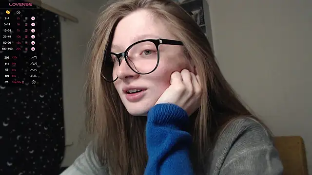 Snapshot of mollytuck chatting on 13, 3, 2025 mollytuck online show from 13, 3, 2025