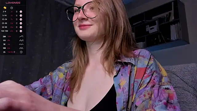 Snapshot of mollytuck chatting on 15, 9, 2025 mollytuck online show from 15, 9, 2025