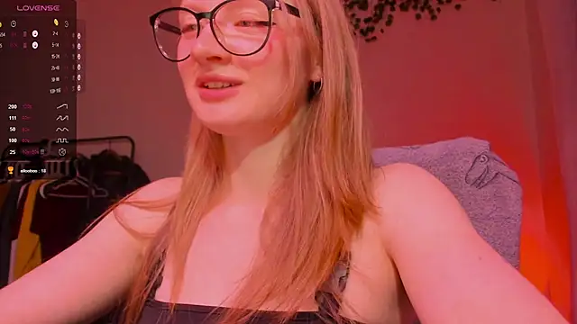 Snapshot of mollytuck chatting on 28, 10, 2025 mollytuck online show from 28, 10, 2025