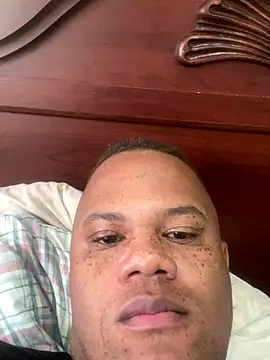 Snapshot of Iced_cloudz chatting on 16, 12, 2025 Iced cloudz online show from 16, 12, 2025