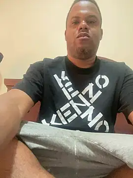 Snapshot of Iced_cloudz chatting on 13, 1, 2026 Iced cloudz online show from 13, 1, 2026