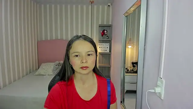 Snapshot of LORELAIGIVEN chatting on 8, 10, 2025 LORELAIGIVEN online show from 8, 10, 2025