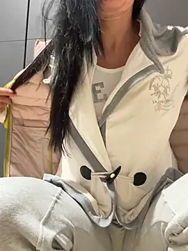 Luna-77 online show from 5, 4, 2026