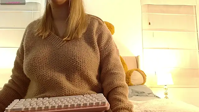 Snapshot of thamarajane chatting on 4, 1, 2025 thamarajane online show from 4, 1, 2025