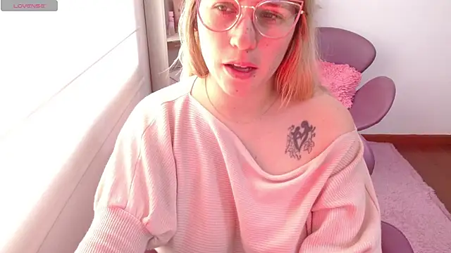 Snapshot of thamarajane chatting on 5, 2, 2025 thamarajane online show from 5, 2, 2025