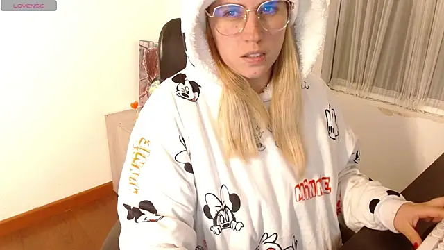 Snapshot of thamarajane chatting on 3, 3, 2025 thamarajane online show from 3, 3, 2025