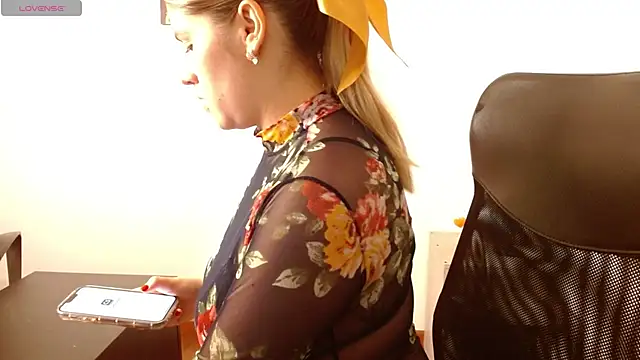 Snapshot of thamarajane chatting on 5, 3, 2025 thamarajane online show from 5, 3, 2025