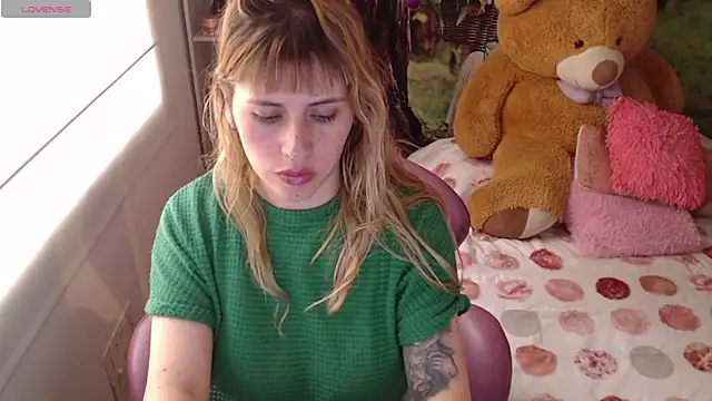 Snapshot of thamarajane chatting on 23, 4, 2026 thamarajane online show from 23, 4, 2026