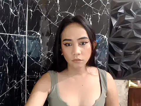 Snapshot of MissKeanna chatting on 4, 2, 2025 MissKeanna online show from 4, 2, 2025