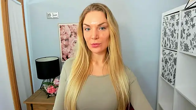 AulloraHoney online show from 16, 2, 2025