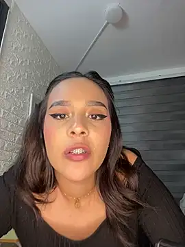 Little Amber6 online show from 24, 1, 2025