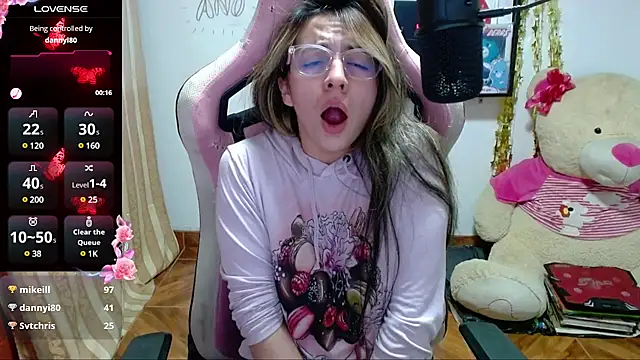 Maggie Fox3 online show from 11, 1, 2025