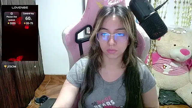 Maggie Fox3 online show from 1, 3, 2025