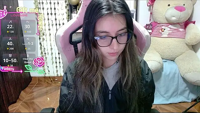 Maggie Fox3 online show from 12, 10, 2025