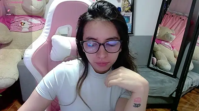 Maggie Fox3 online show from 2, 3, 2026