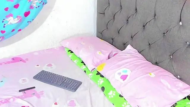 Snapshot of agelinasr chatting on 12, 12, 2024 agelinasr online show from 12, 12, 2024