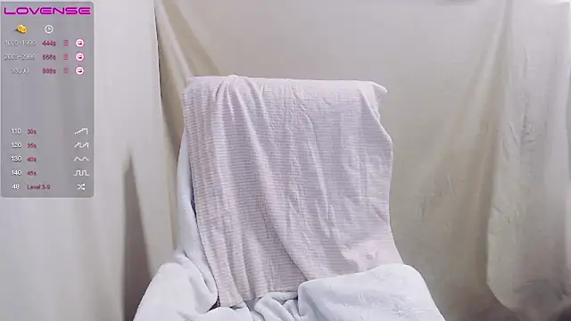 Snapshot of AkinLocal chatting on 19, 11, 2025 AkinLocal online show from 19, 11, 2025