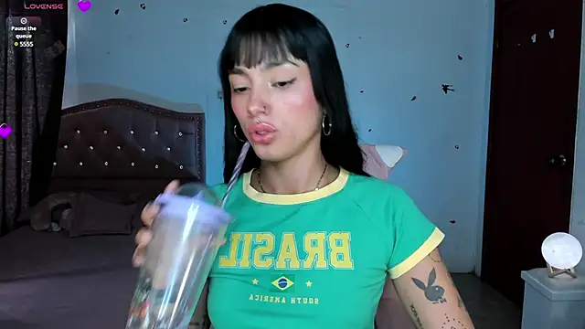 Lizzie corner v online show from 7, 1, 2025