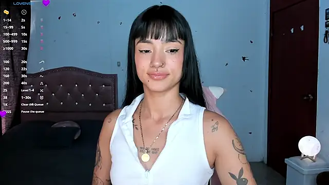 Lizzie corner v online show from 14, 1, 2025