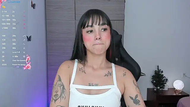 Lizzie corner v online show from 3, 12, 2025