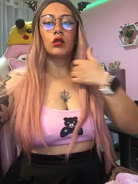 Luna Paris  online show from 4, 1, 2025