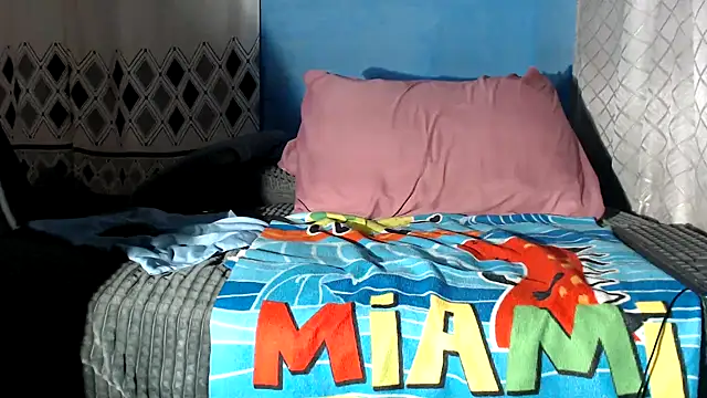 Snapshot of SweetAppleCandyxx chatting on 30, 12, 2024 SweetAppleCandyxx online show from 30, 12, 2024