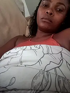 Snapshot of SweetAppleCandyxx chatting on 2, 3, 2025 SweetAppleCandyxx online show from 2, 3, 2025