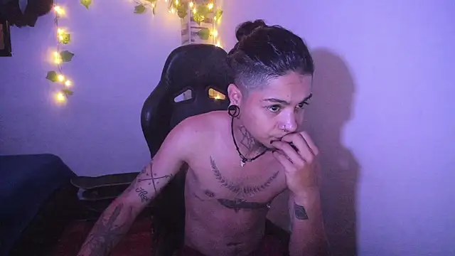 Snapshot of saad_man chatting on 14, 11, 2025 saad man online show from 14, 11, 2025